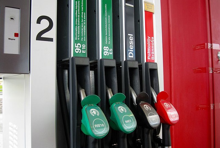 Los estacioneros anticipan que el combustible debe subir un 20%