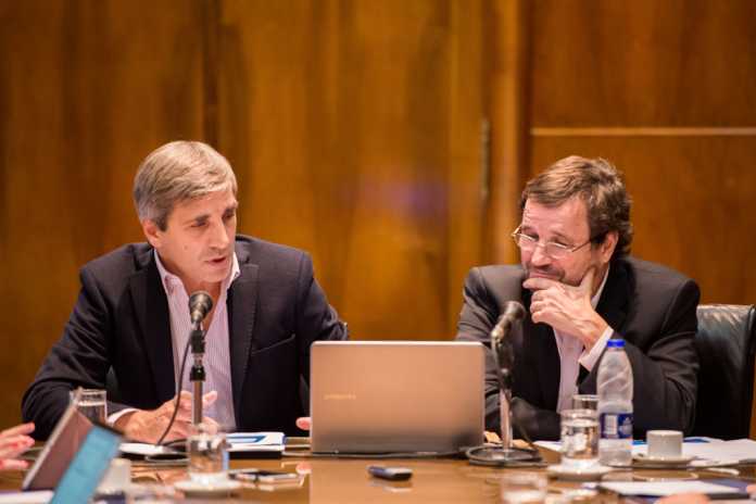 El ministro de Finanzas, Luis Caputo, y el viceministro, Pedro Lacoste, (Foto: Mariano Sandá/Min. Hacienda)