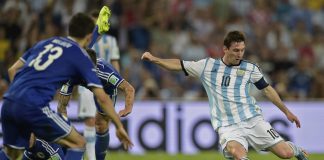 Lionel Messi a punto de convertir un gol.