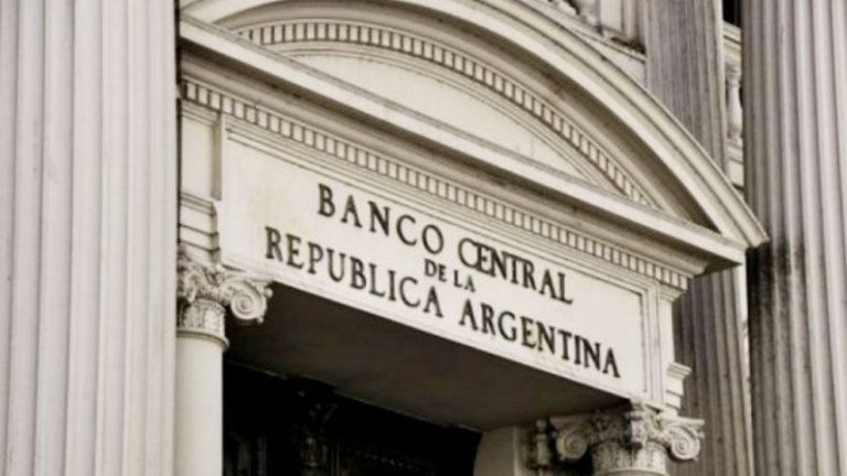 En el primer mes de Milei el Banco Central emitio 6.000 millones de pesos