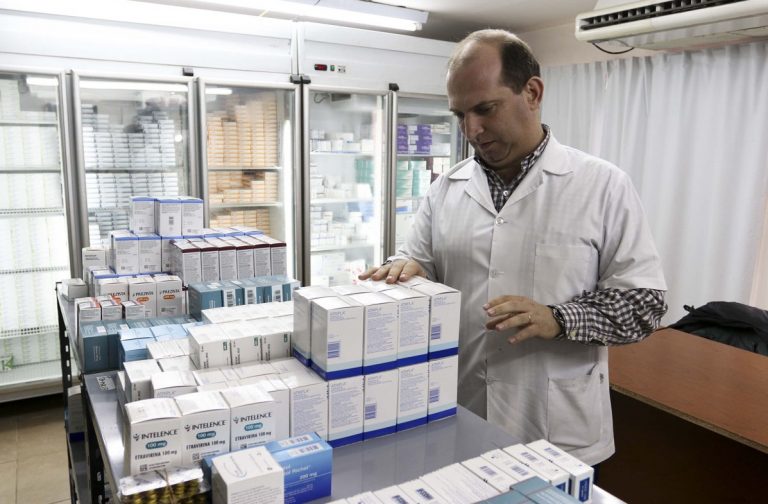 Síntomas de la crisis: se compran 100 mil remedios menos por día