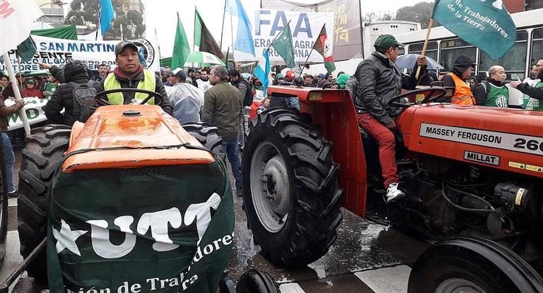 «Tractorazo»: fuerte protesta rural en Buenos Aires