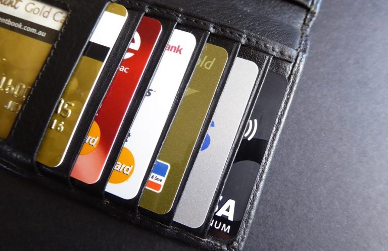 A pesar de la inflación crece el uso de tarjetas de crédito