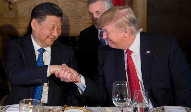 Trump elogia a China por sus esfuerzo en contener el coronavirus