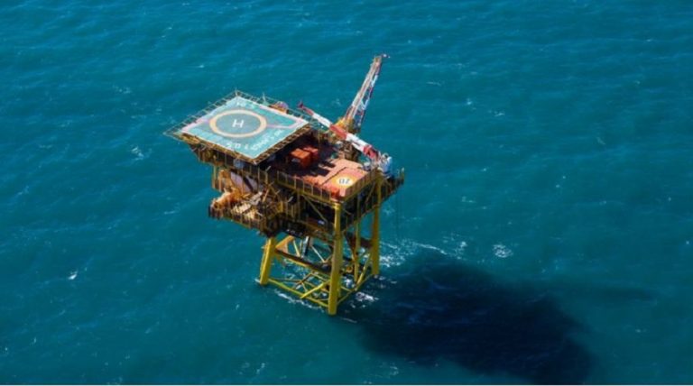 El gobierno adjudicó 18 áreas de exploración de petróleo en el mar a 13 firmas. La Cuenca Malvinas va a empresas británicas