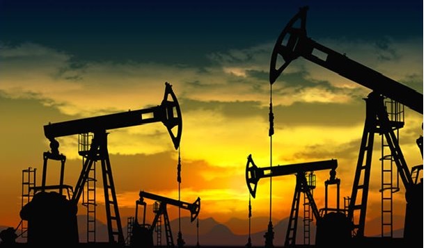 El precio del petróleo cae en los mercados internacionales. El crudo Brent, debajo de los u$s 80