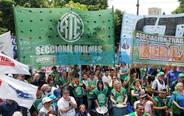 ATE inició un acampe para pedir cambios en el presupuesto de la provincia de Buenos Aires