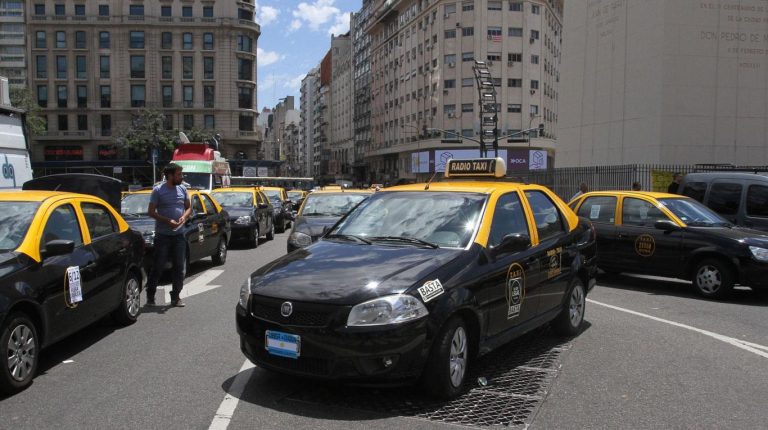 Aventuras porteñas: un taxi desde el Obelisco hasta Retiro costará $ 104