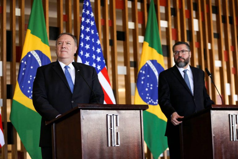Bolsonaro retrocede: se descartaría la base de EE.UU. en Brasil
