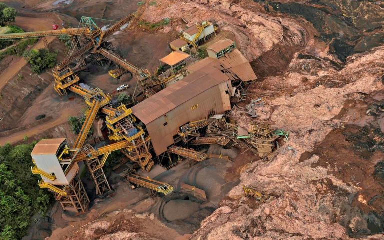 Se rompe un dique con residuos mineros en Brasil: . Riesgos de la megaminería
