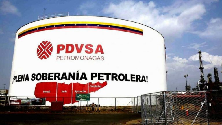 Petróleos de Venezuela traslada sus cuentas a un banco ruso