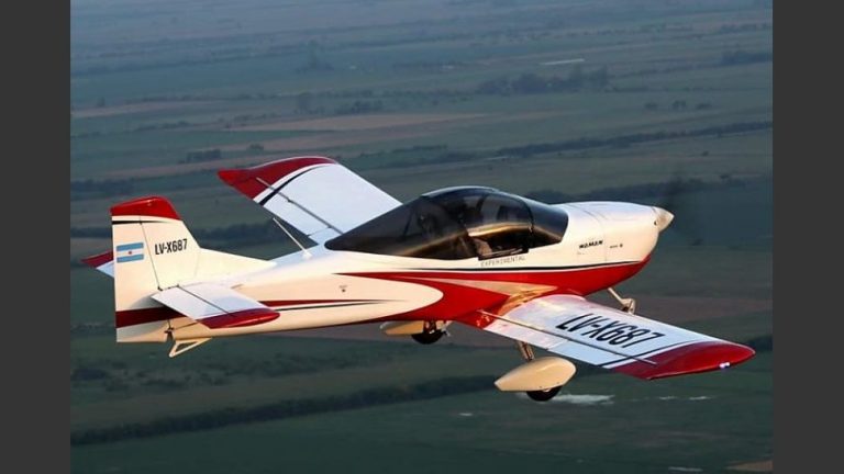 Waman: un avión biplaza fabricado en Sunchales, Santa Fe