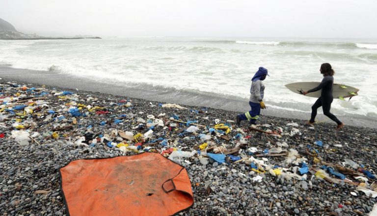 Ushuaia prohíbe el uso de plásticos descartables en restaurantes y bares