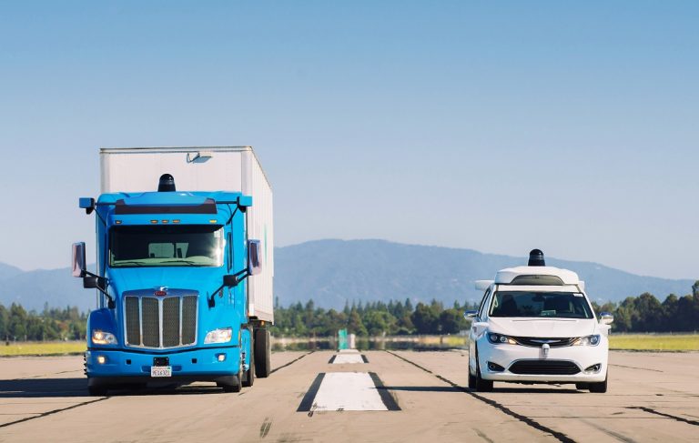 Google ya prueba su camión autónomo