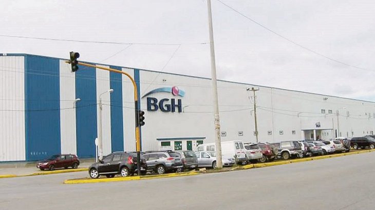 BGH paraliza producción y suspende a 830 empleados. Otro caso de la crisis industrial