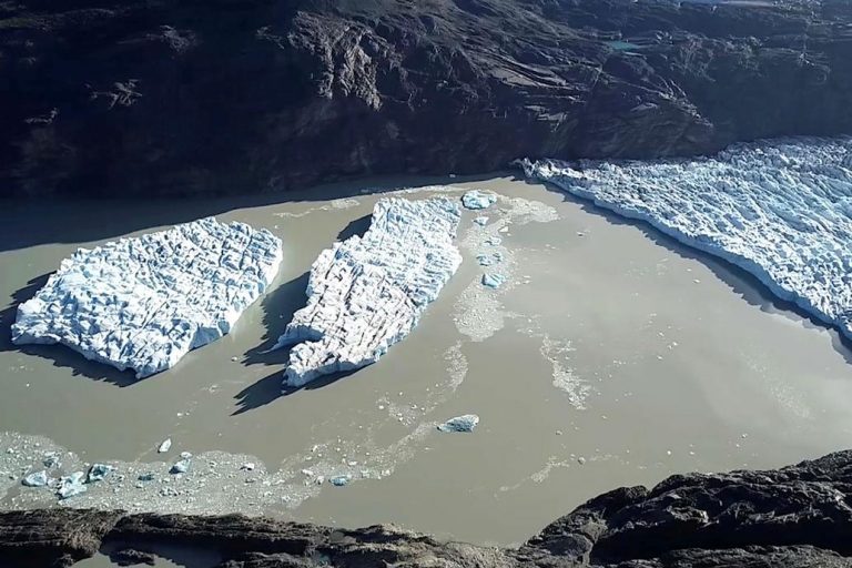 Cambio climático: rupturas en un glaciar chileno generan alarma