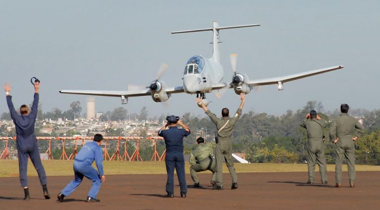 INVAP y FixView desarrollan un POD de inteligencia para el avión argentino IA-58 Fénix