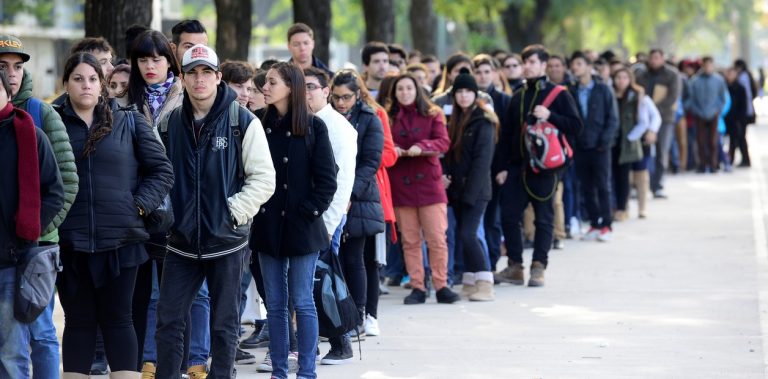 La Argentina es el país con mayor desempleo juvenil en la región
