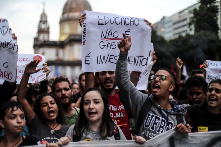También en Brasil: protestas contra el ajuste en ciencia y educación