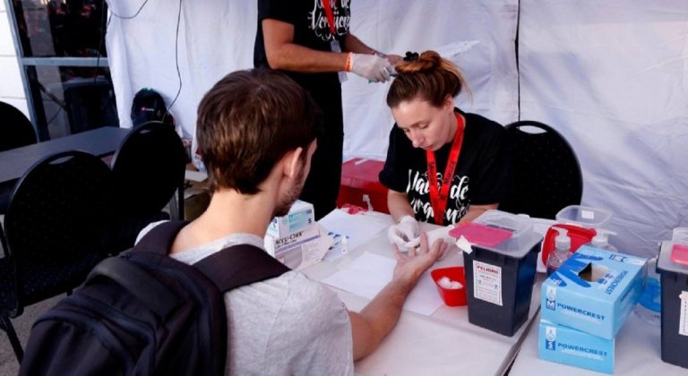 El médico argentino con más experiencia con el VIH pronostica el fin de la epidemia de SIDA