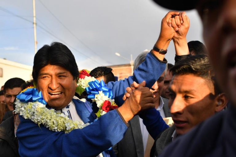 Bolivia: el escrutinio oficial daría el triunfo a Evo Morales en 1° vuelta