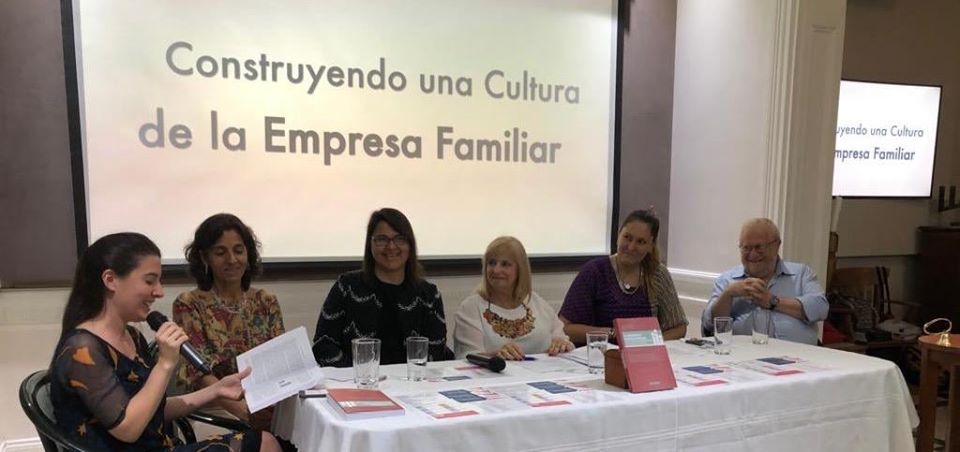 La mujer como eje en las empresas familiares | AgendAR