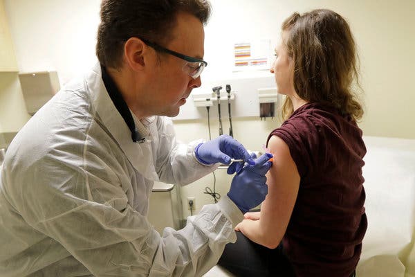 La vacuna de la Universidad de Oxford contra el coronavirus es segura e induce una reacción inmune