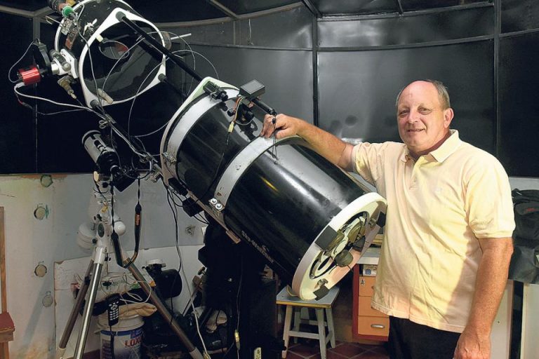 Dos astrónomos aficionados argentinos y las primeras fotos de la rotura de un cometa