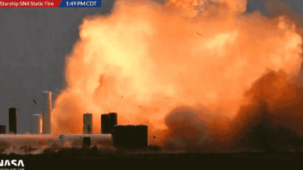 Una  nave de SpaceX explota en una prueba.