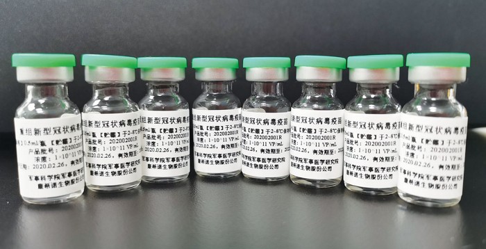 La primera vacuna anti COVID-19 ya fue licenciada. Es china. Y hay otras en camino