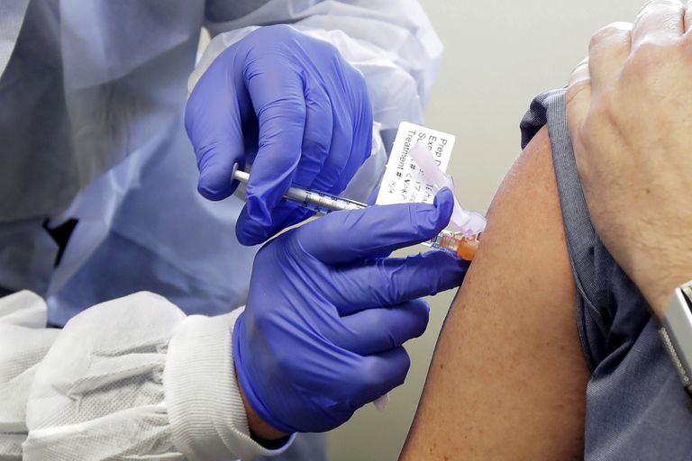 La vacuna del laboratorio Moderna entrará en julio en fase 3 de pruebas, con 30 mil voluntarios