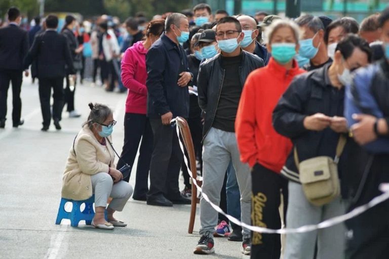 Un brote de coronavirus en China dispara 9 millones de testeos en solo 5 días