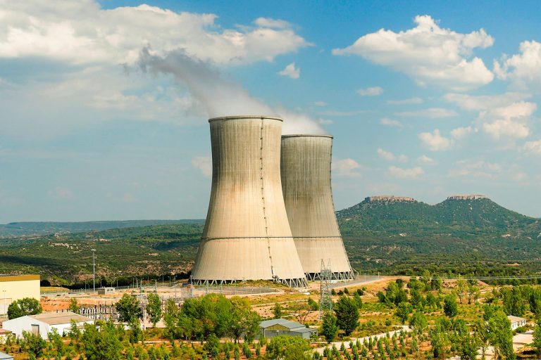 Nucleoeléctrica firma un acuerdo para avanzar en la generación de energía nuclear