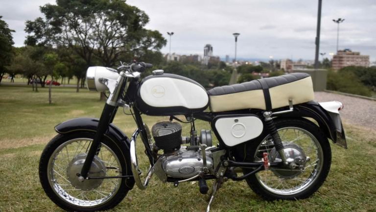 Hace 68 años nacía la legendaria moto «Puma», un vehículo muy barato «al alcance de todos»