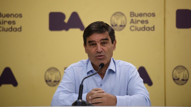 En la ciudad de Buenos Aires analizan dar una 3° dosis de refuerzo contra el covid a principios de 2022