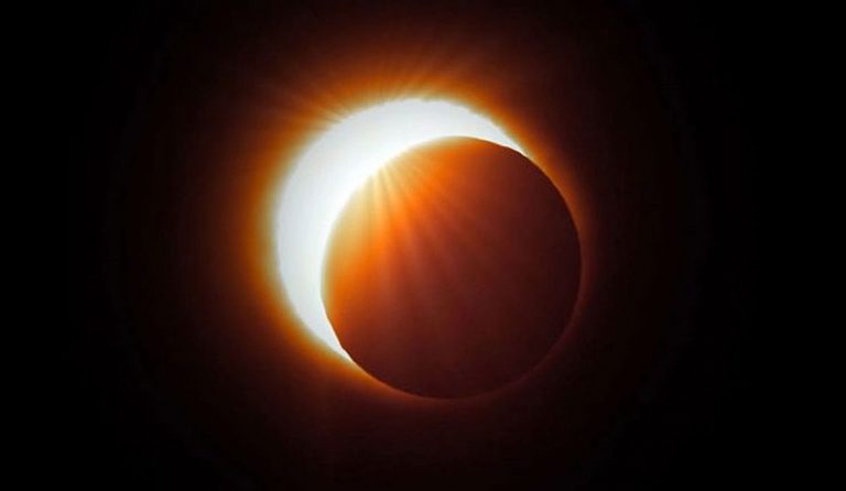 Hoy lunes: eclipse solar total. El mejor lugar para verlo: una una franja del norte de la Patagonia