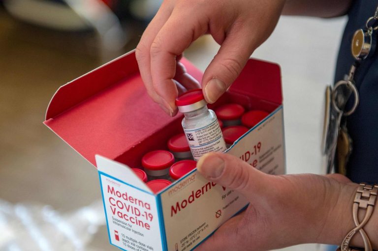La autoridad médica de California, EE.UU., pide suspender la vacunación con Moderna