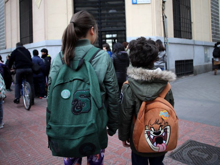 Los alumnos confinados por covid en Madrid se duplicaron en una semana: de 12.051 a 25.540
