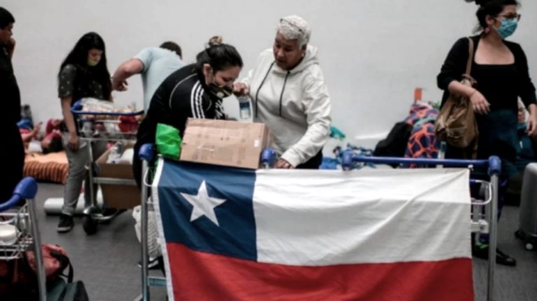 Fuerte rebrote del covid en Chile, a pesar de la campaña de vacunación. Y de las protestas
