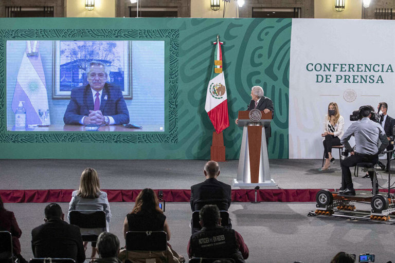 Alberto Fernández y López Obrador confirmaron la llegada regular de las vacunas de AstraZeneca