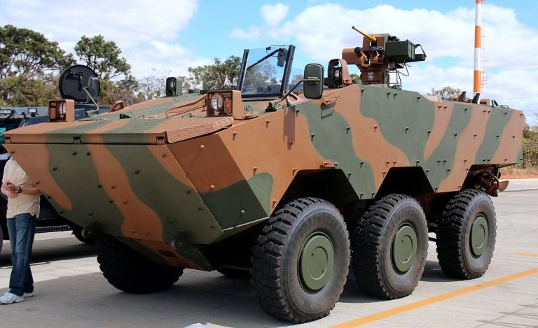 Viene una delegación del ejército brasileño para colocar en Argentina el vehículo blindado Guaraní