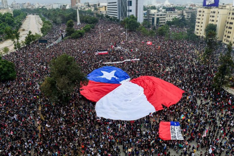 Chile: las urnas reflejaron el estallido social que comenzó en el 2019