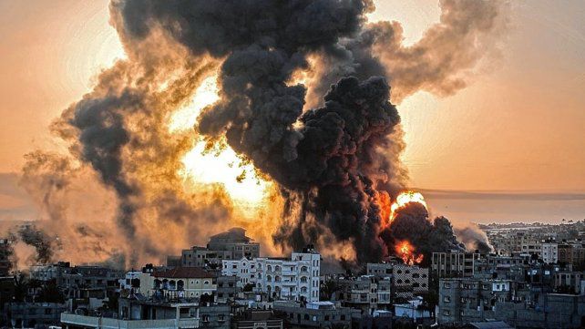 El ejército israelí lanza una ofensiva terrestre sobre la Franja de Gaza