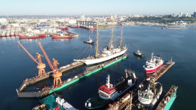 Se llegó a un acuerdo sobre industria naval y marina mercante entre empresas y gremios