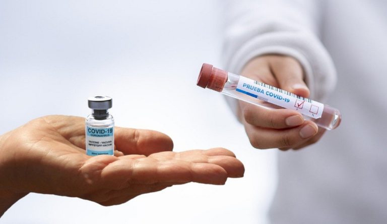 Un estudio nacional sobre la combinación de diferentes vacunas anti-Covid mostró resultados positivos