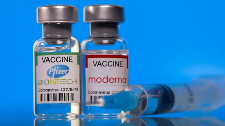 La vacuna de Moderna contra el covid recibió la aprobación definitiva para Estados Unidos