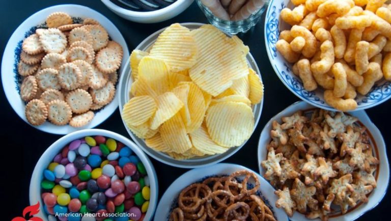 Estudio en padres y niños: los alimentos ultraprocesados provocan aumento de peso y acumulación de grasas