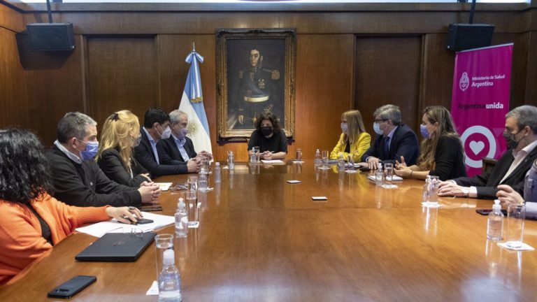 Argentina participará de un estudio regional que medirá efectividad de 3 vacunas contra el Covid