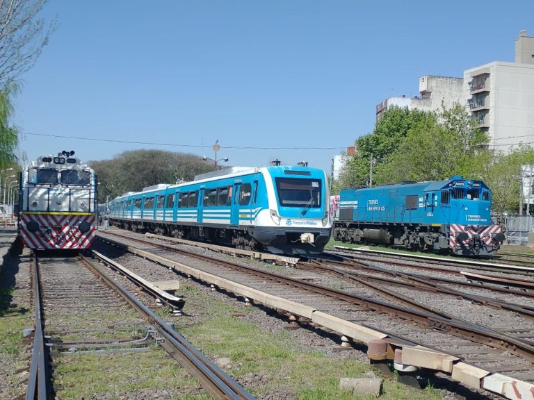 Trenes Argentinos recibe la primera de dos locomotoras construidas por MATERFER