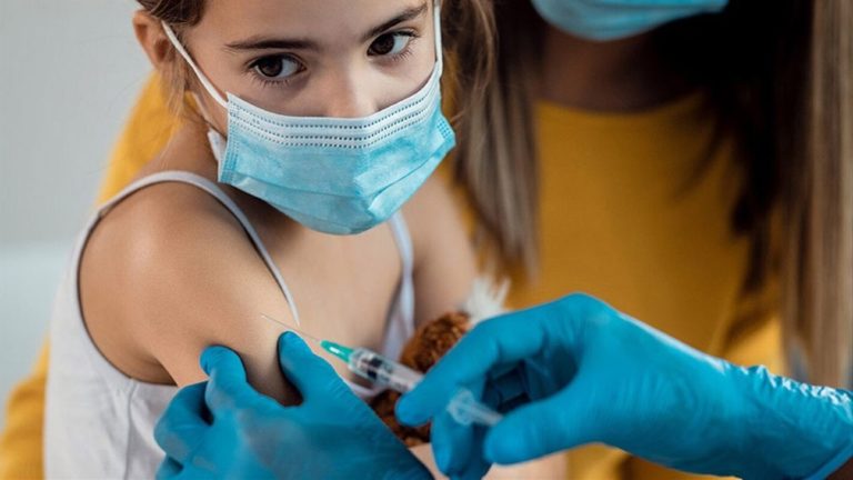 Finalmente, la Sociedad Argentina de Pediatría apoyó la vacunación de menores de 3 a 11 años con Sinopharm